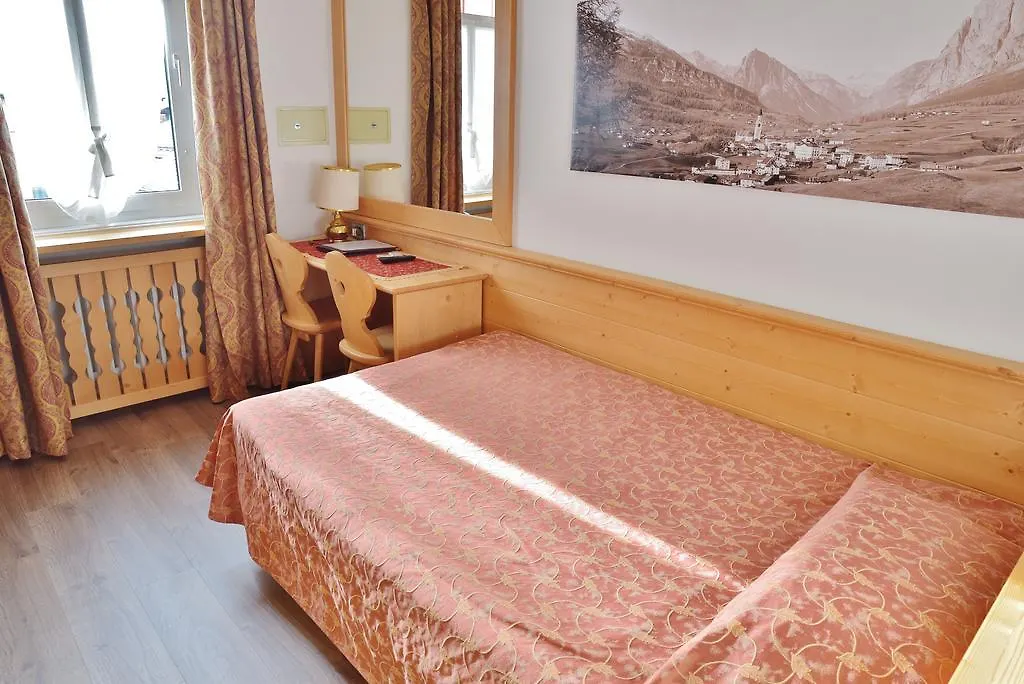 Hotel Regina Cortina d'Ampezzo 3*,
