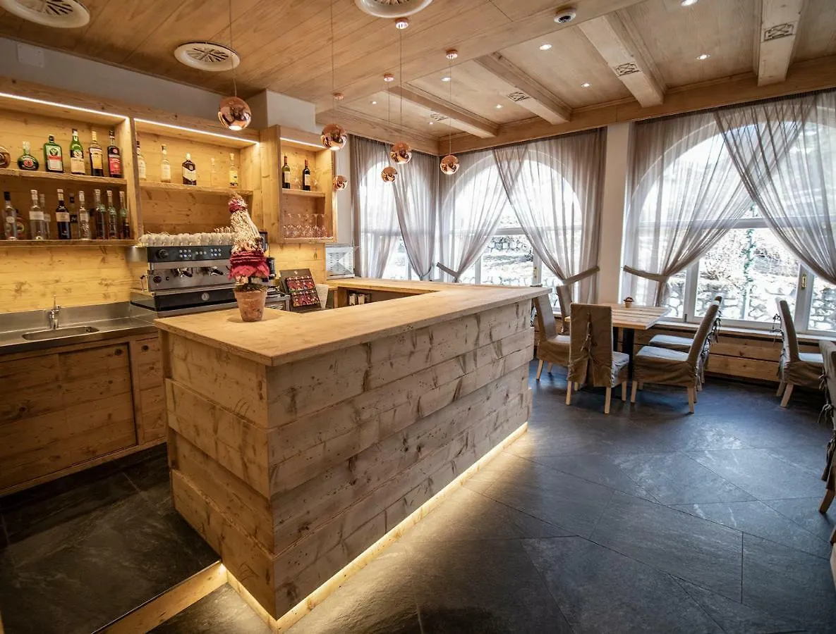 Hotel Regina Cortina d'Ampezzo 3*,  Italy